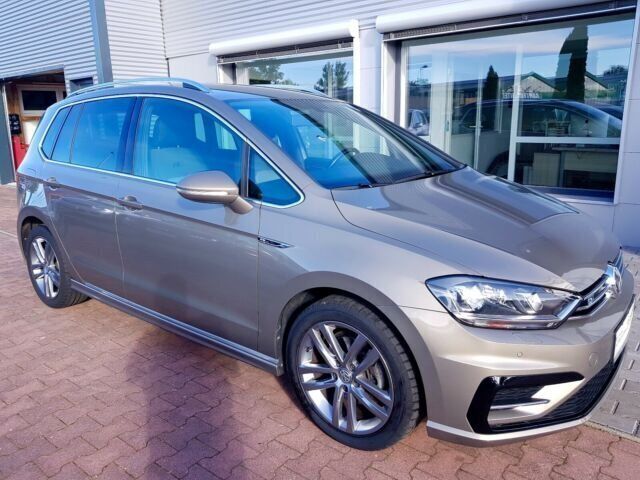 Gold metallic Gebraucht 2017 VW Golf VII Highline Limousine | 17.999 € (Etwas zu teuer) - Bild 1/4