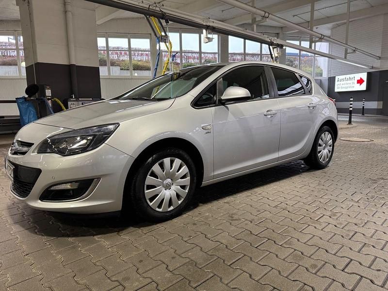 Gebraucht Opel Astra Active 140 PS (102 kW) 2013 Silber Limousine
