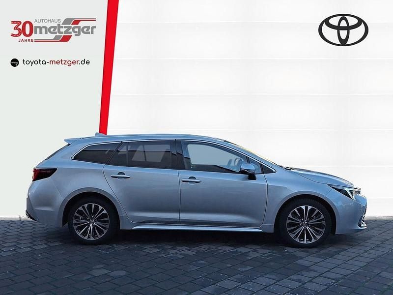 Gebraucht Toyota Corolla Team 141 PS (103 kW) 2024 Silber Kombi