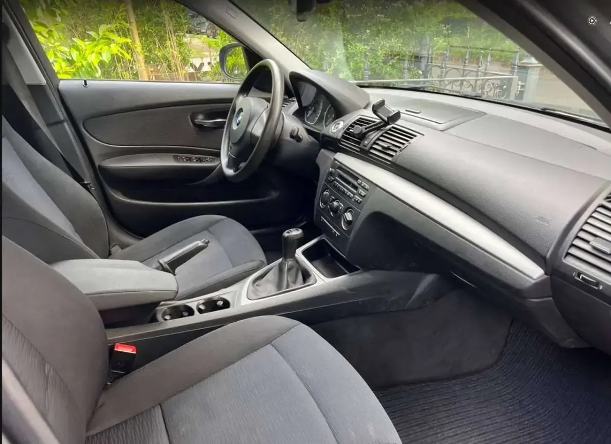 Gebraucht BMW 116 122 PS (89 kW) 2011 Grau Kleinwagen
