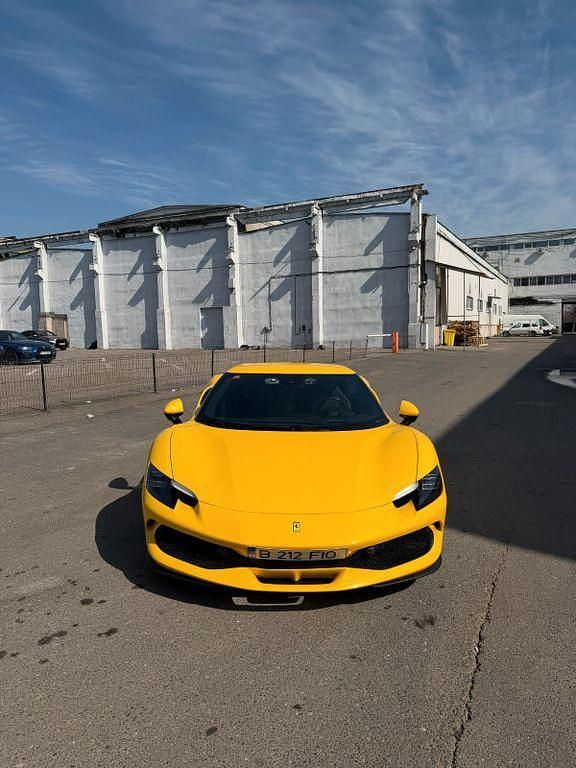 Second-hand Ferrari 296 829 CP (609 kW) 2023 Galben