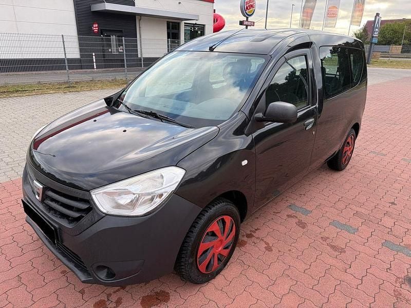 Schwarz Gebraucht 2013 Dacia Dokker Basis Van | 3.790 € (Etwas zu teuer) - Bild 1/4