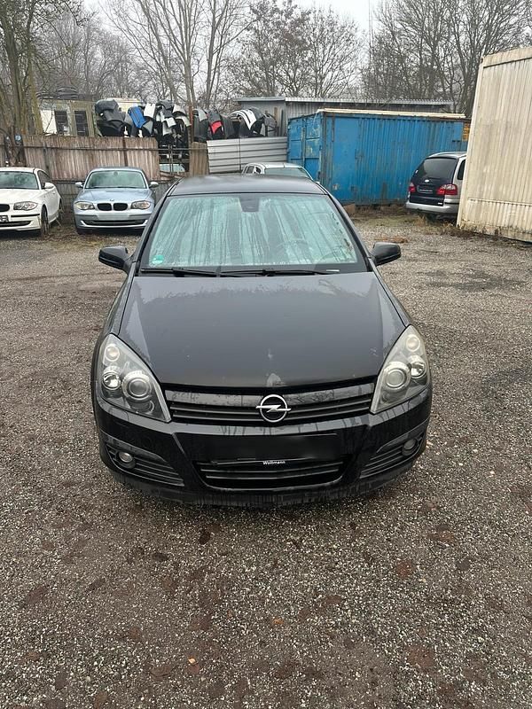 Schwarz Gebraucht 2004 Opel Astra Kombi | 3.600 € (Teuer) - Bild 1/4