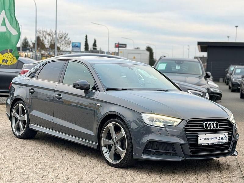 Gebraucht Audi A3 Black Edition 150 PS (110 kW) 2018 Grau Limousine