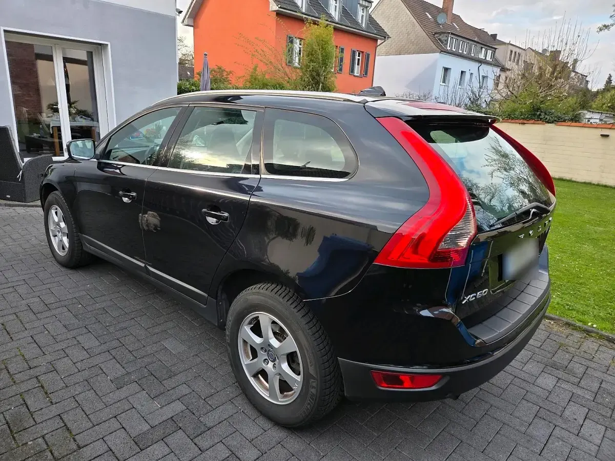 Gebraucht Volvo XC60 163 PS (119 kW) 2011 Schwarz SUV