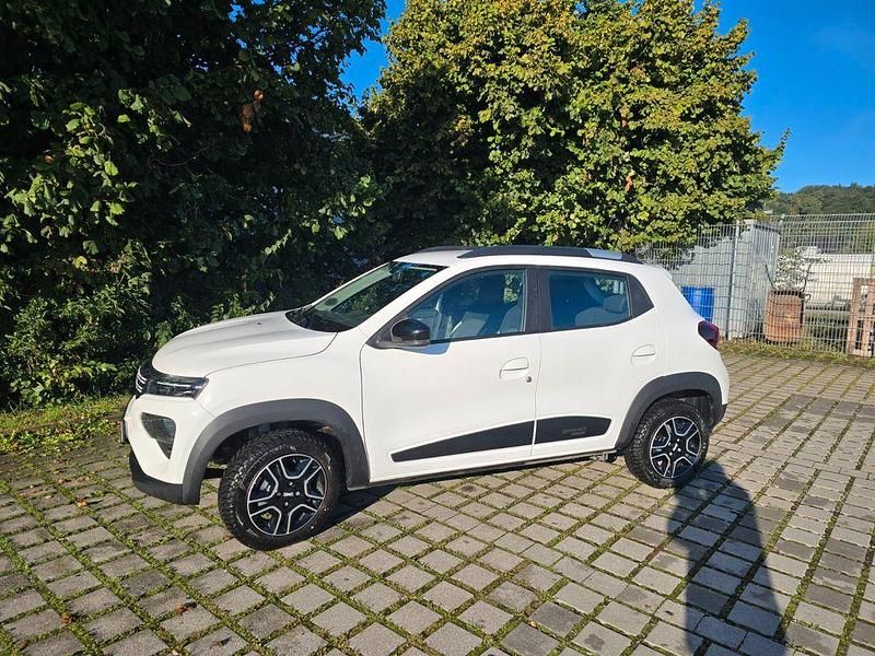 Weiß Gebraucht 2023 Dacia Spring Essentiel Kleinwagen | 12.800 € (Fairer Preis) - Bild 1/3