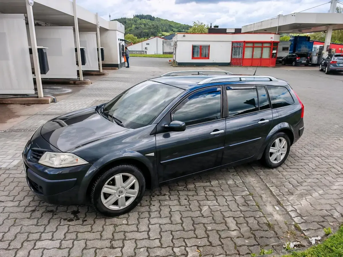 Gebraucht Renault Mégane GrandTour 135 PS (99 kW) 2008 Grau Kombi