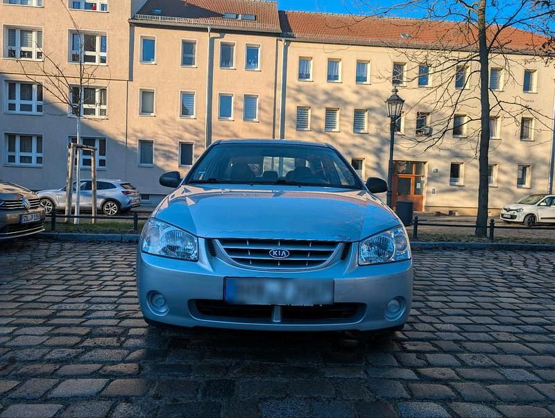 Gebraucht Kia Cerato 78 PS (57 kW) 2006 Silber Limousine