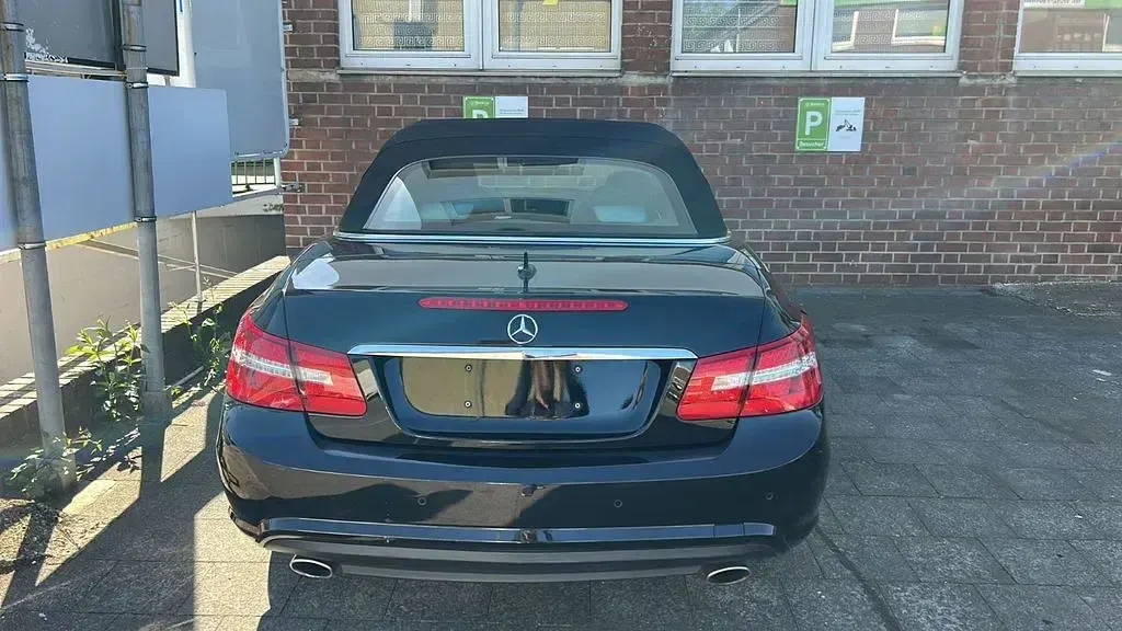 Gebraucht Mercedes E350 AMG 231 PS (169 kW) 2010 Schwarz Cabrio
