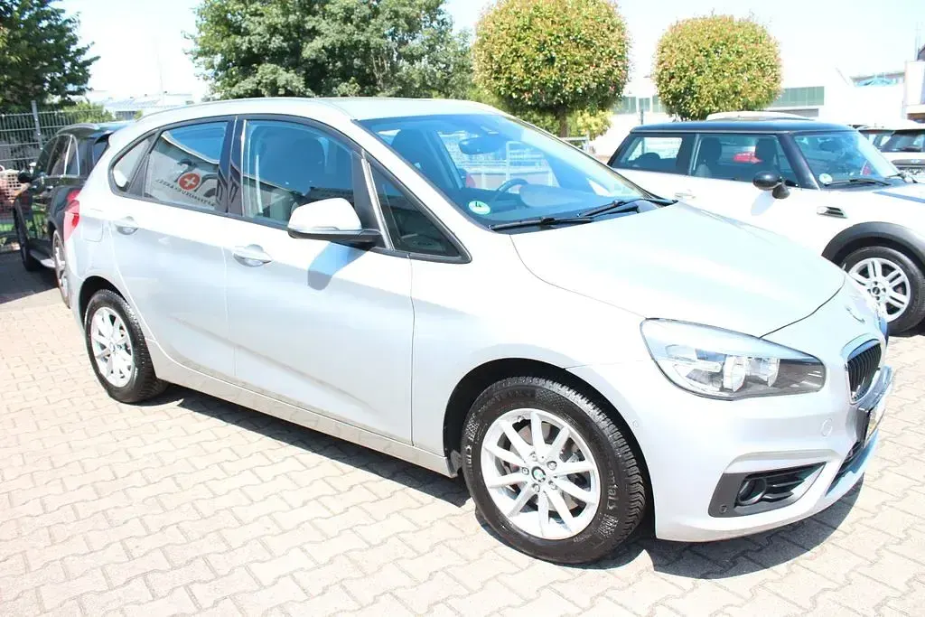 Gebraucht BMW 218 Active Tourer 136 PS (100 kW) 2015 Silber Van / Kleinbus