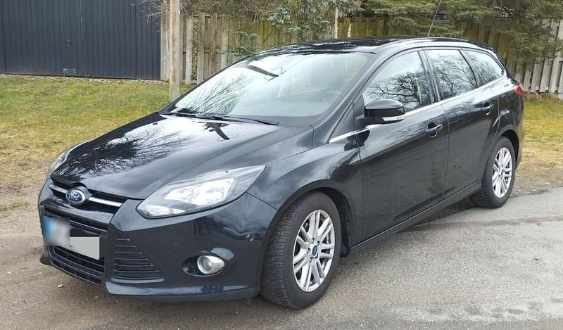 Gebraucht Ford Focus Titanium 116 PS (85 kW) 2014 Schwarz Kombi