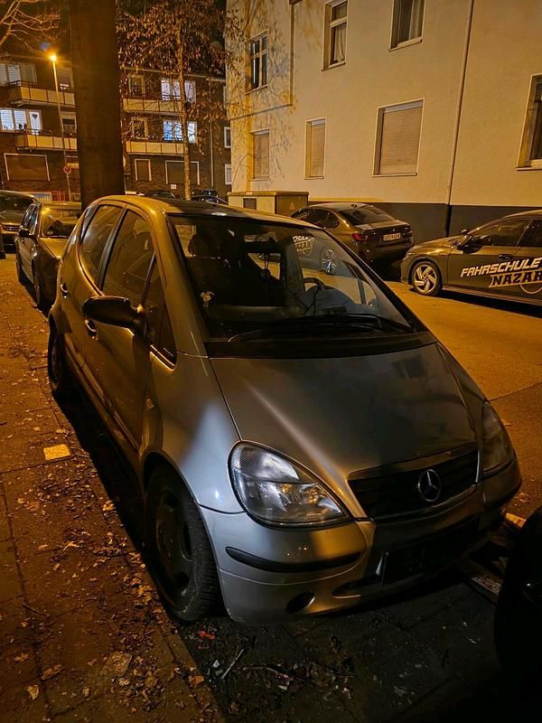 Silber Gebraucht 2000 Mercedes A170 Kleinwagen | 1.450 € (Etwas zu teuer) - Bild 1/4