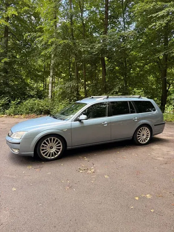 Gebraucht Ford Mondeo 170 PS (125 kW) 2005 Blau Limousine