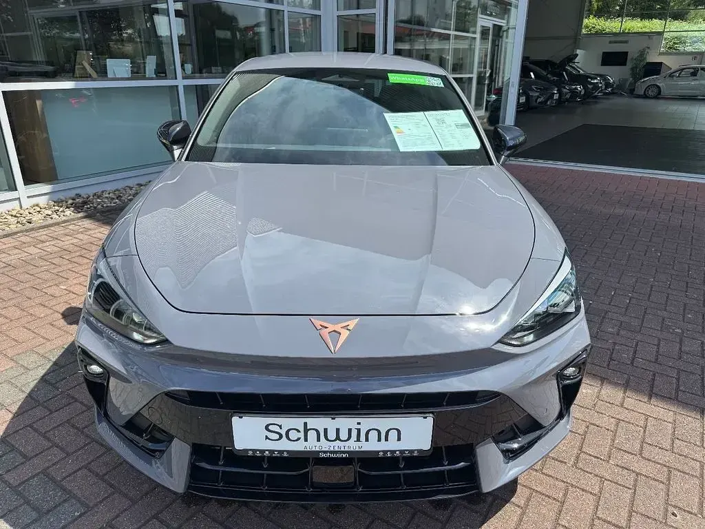 Neu Cupra Leon 150 PS (110 kW) 2026 Grau Limousine