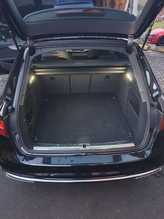 Gebraucht Audi A4 Advanced 204 PS (150 kW) 2024 Mythosschwarz Kombi