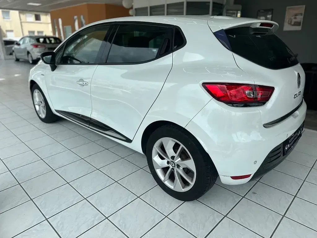 Gebraucht Renault Clio IV LIMITED 73 PS (53 kW) 2017 Weiß Kleinwagen