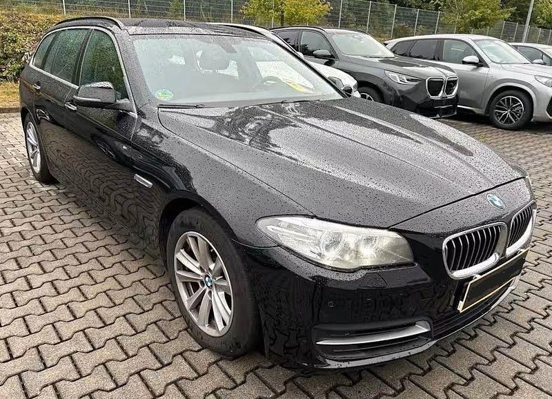 Schwarz Gebraucht 2017 BMW 520 Limousine | 12.999 € - Bild 1/4