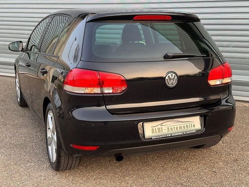 Gebraucht VW Golf VI 105 PS (77 kW) 2011 Schwarz Kleinwagen