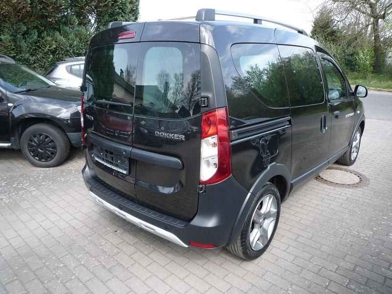 Gebraucht Dacia Dokker Stepway 131 PS (96 kW) 2020 Schwarz Van / Kleinbus