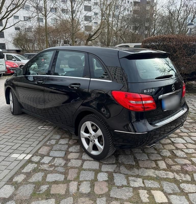 Gebraucht Mercedes B220 170 PS (125 kW) 2013 Schwarz Van / Kleinbus