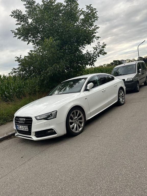 Weiß Gebraucht 2016 Audi A5 Sportback Ambiente Limousine | 14.700 € (Guter Preis) - Bild 1/4