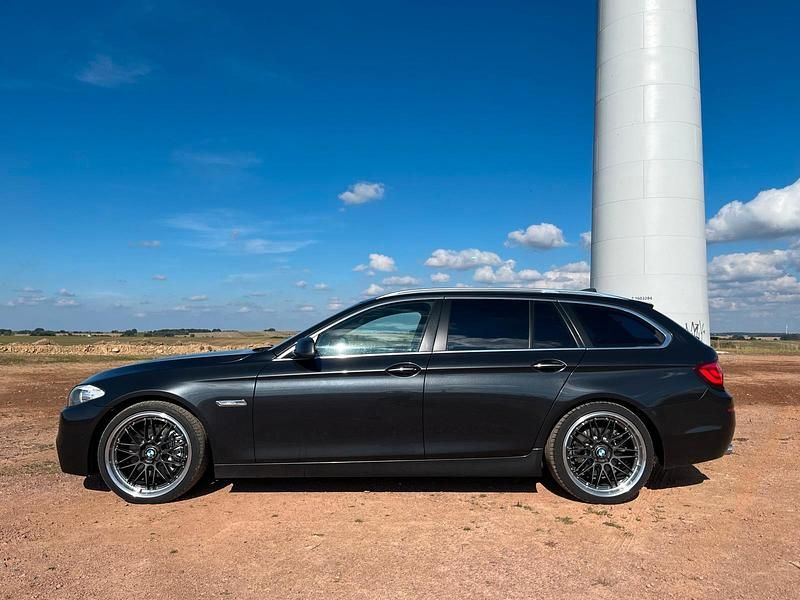 Gebraucht BMW 530 245 PS (180 kW) 2010 Schwarz Kombi