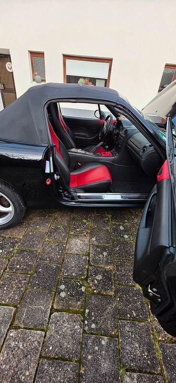 Gebraucht Mazda MX5 110 PS (80 kW) 2002 Schwarz Cabrio