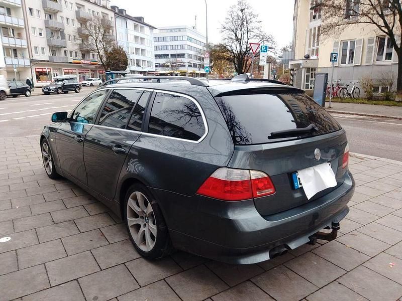 Gebraucht BMW 525 218 PS (160 kW) 2006 Silber Kombi