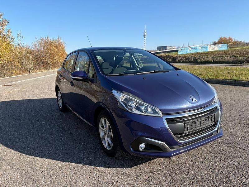 Blau Gebraucht 2016 Peugeot 208 Active Kleinwagen | 7.200 € (Fairer Preis) - Bild 1/4
