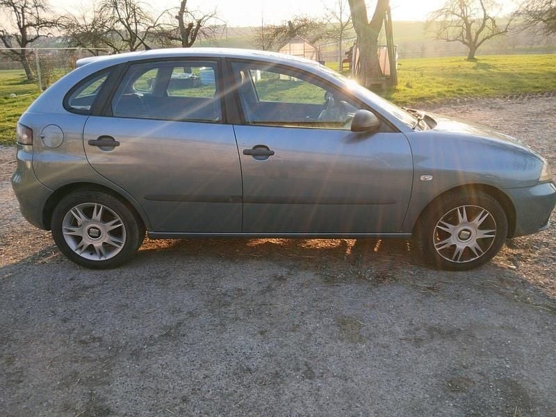 Second-hand Seat Ibiza 75 CP (55 kW) 2007 Albastru Hatchback