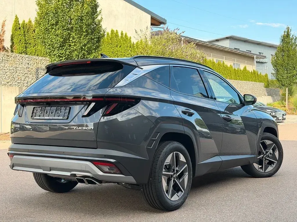 Neu Hyundai Tucson Trend 150 PS (110 kW) 2025 Ecotronic grey SUV