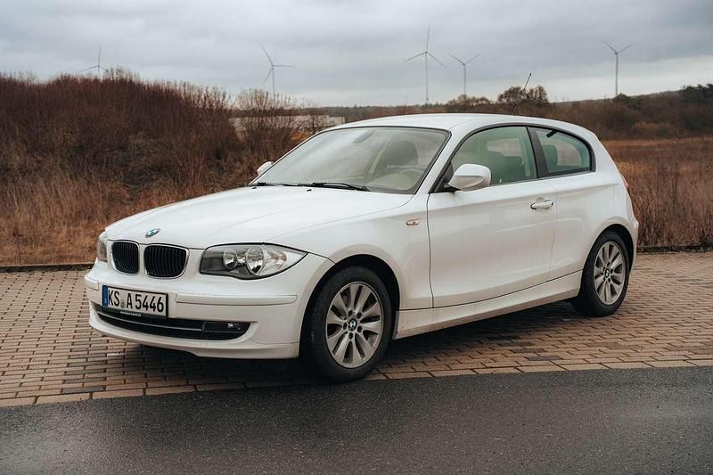 Gebraucht BMW 116 122 PS (89 kW) 2012 Weiß Kleinwagen