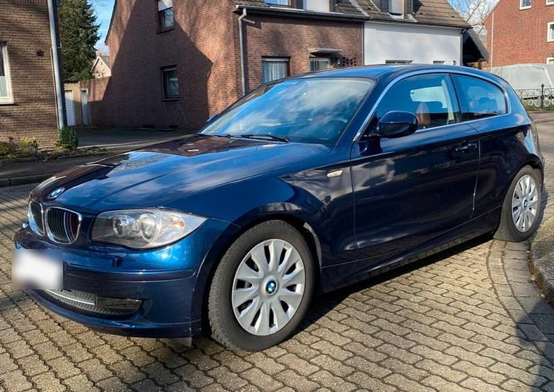 Gebraucht BMW 116 122 PS (89 kW) 2010 Blau Kleinwagen