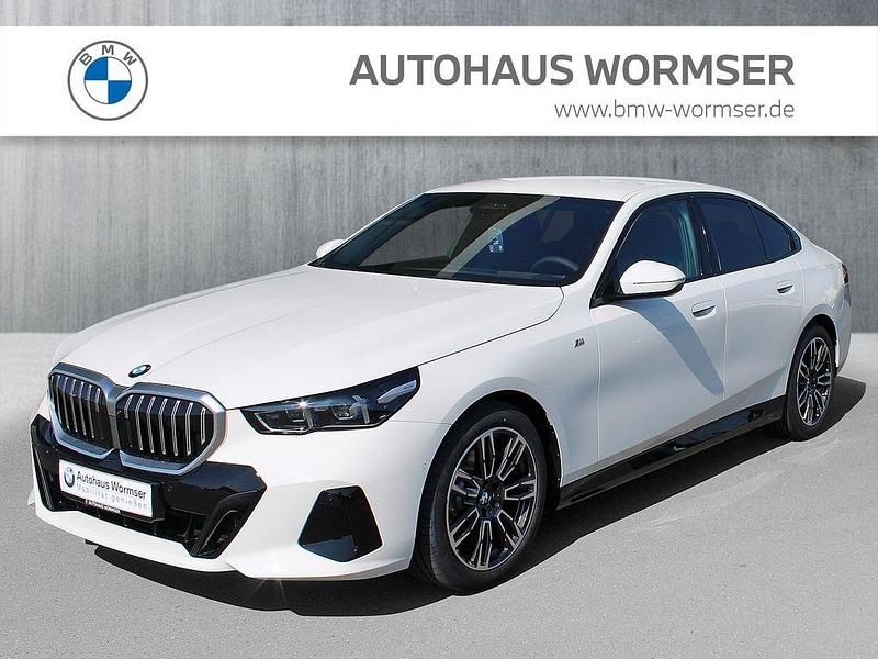 Weiß Neu 2025 BMW 520 M Sport Limousine | 58.595 € (Superpreis) - Bild 1/4