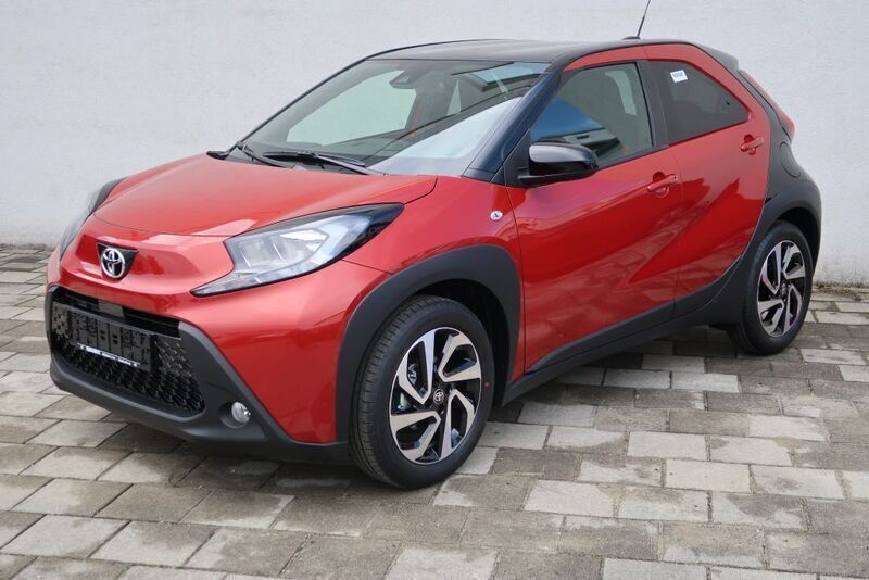 Other Neu 2024 Toyota Aygo Team Kleinwagen | 17.190 € - Bild 1/4