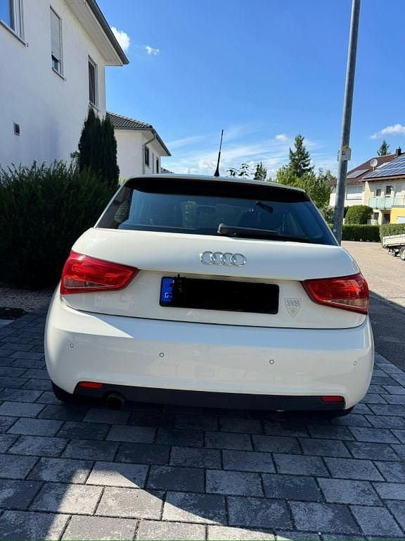 Gebraucht Audi A1 S-Line 86 PS (63 kW) 2011 Weiß Kleinwagen