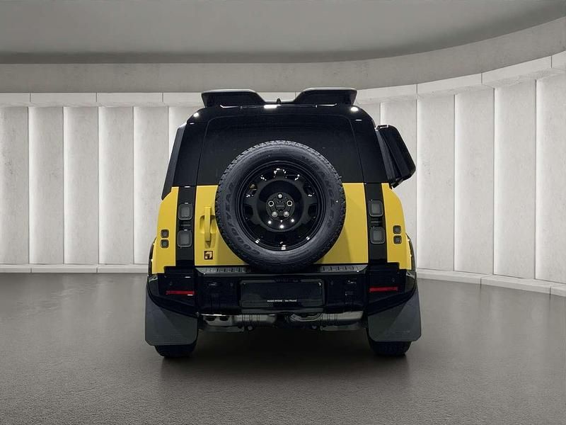 Neu Land Rover Defender 349 PS (256 kW) 2026 Deep sandglow yellow metallic SUV