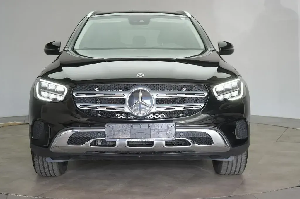 Gebraucht Mercedes GLC300de AMG line 194 PS (142 kW) 2021 Schwarz SUV
