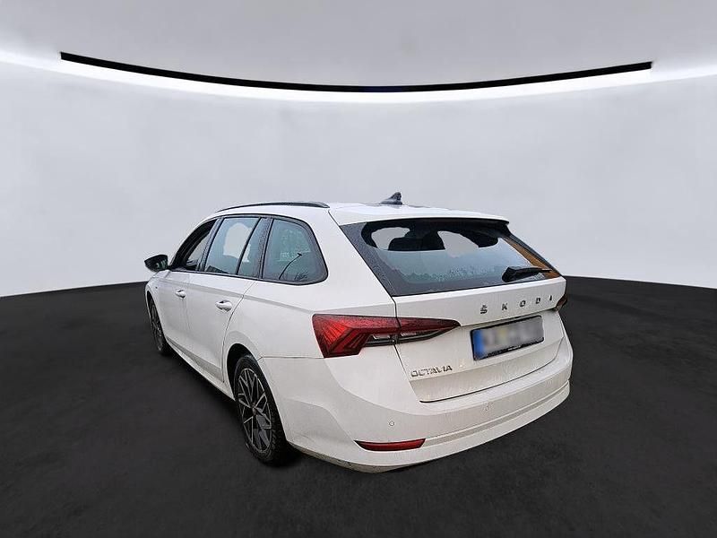 Gebraucht Skoda Octavia Clever 150 PS (110 kW) 2022 Weiß Kombi