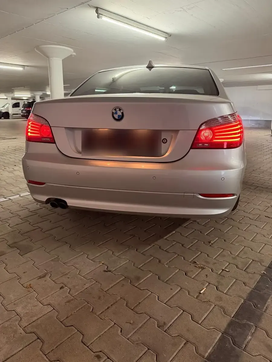 Gebraucht BMW 525 197 PS (144 kW) 2008 Silber Limousine