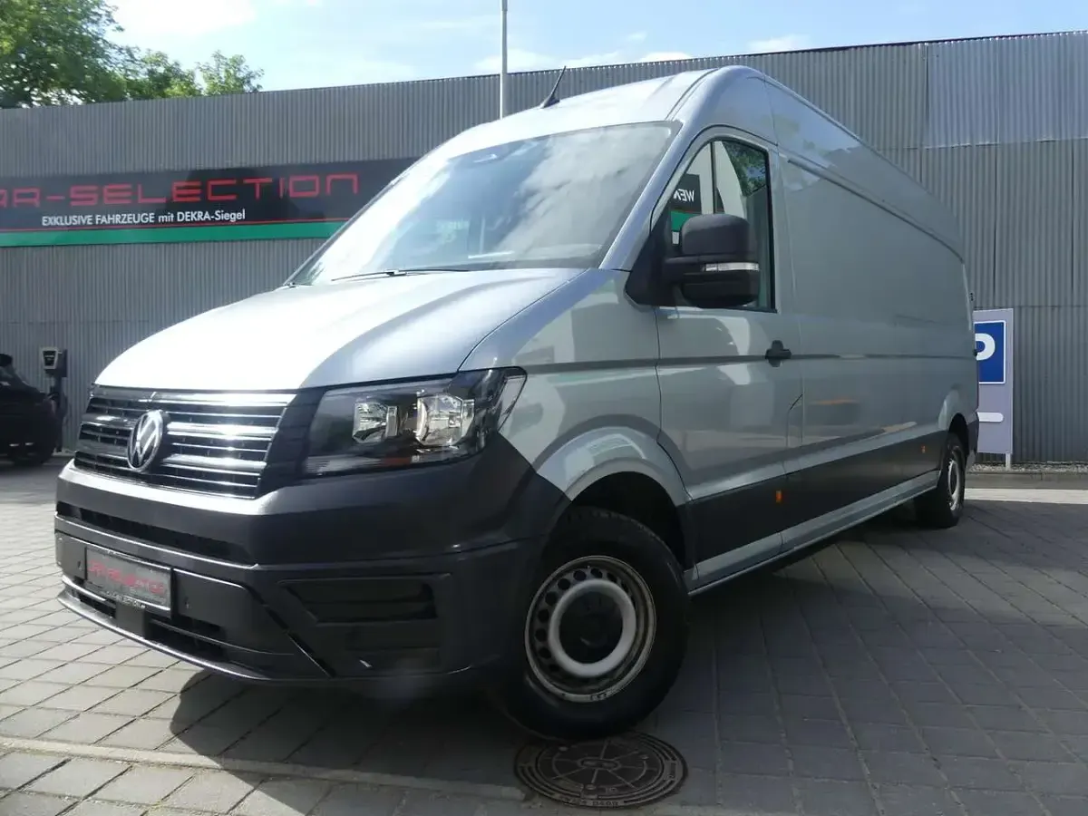 Gebraucht VW Crafter 177 PS (130 kW) 2025 Oyster silver metalli (metallic) Van