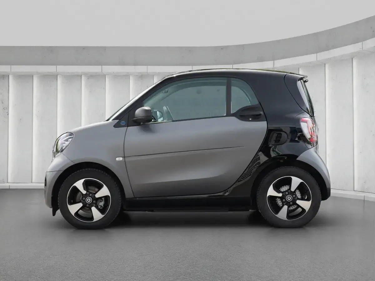 Gebraucht Smart ForTwo Coupé 60 kW (82 PS) 2024 Grau Kleinwagen