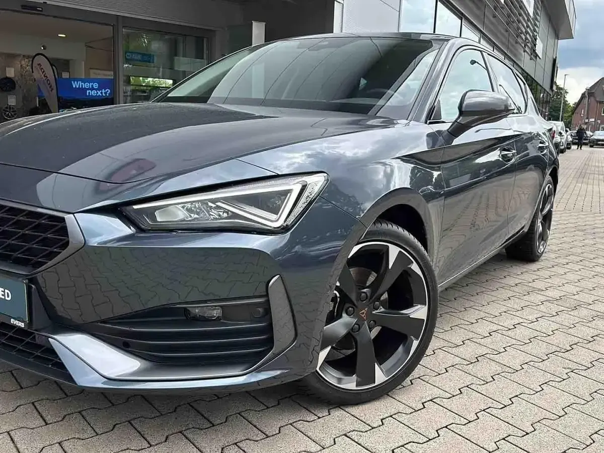 Gebraucht Cupra Leon 150 PS (110 kW) 2024 Magnetic grau metallic Limousine