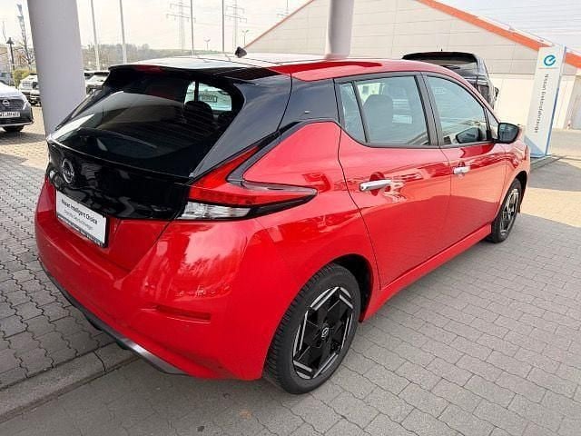 Gebraucht Nissan Leaf 360º 110 kW (150 PS) 2023 Rot Kleinwagen