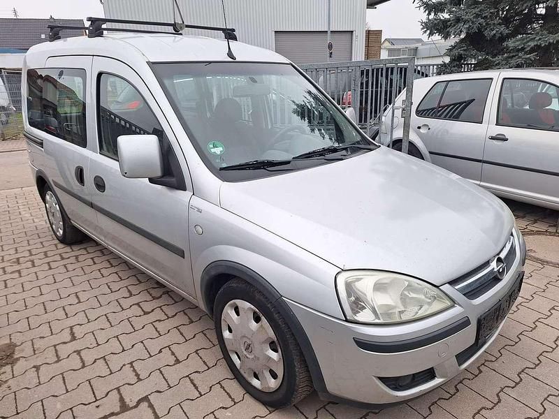 Gebraucht Opel Combo 95 PS (69 kW) 2008 Weiß Van / Kleinbus