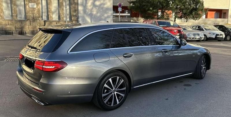 Gebraucht Mercedes E220 194 PS (142 kW) 2019 Grau Kombi