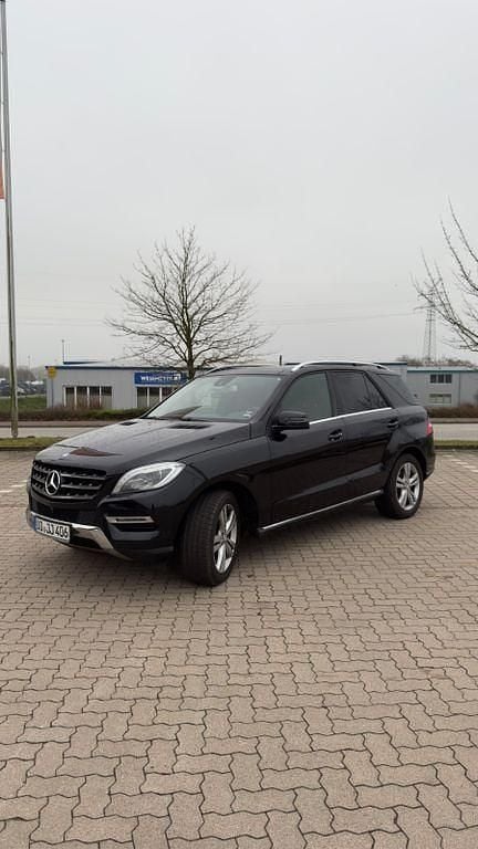 Schwarz Gebraucht 2014 Mercedes ML350 SUV | 18.000 € (Guter Preis) - Bild 1/4