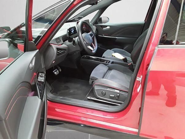 Gebraucht VW ID.3 239 kW (326 PS) 2025 Kings red metallic schwarz (metallic) Kleinwagen
