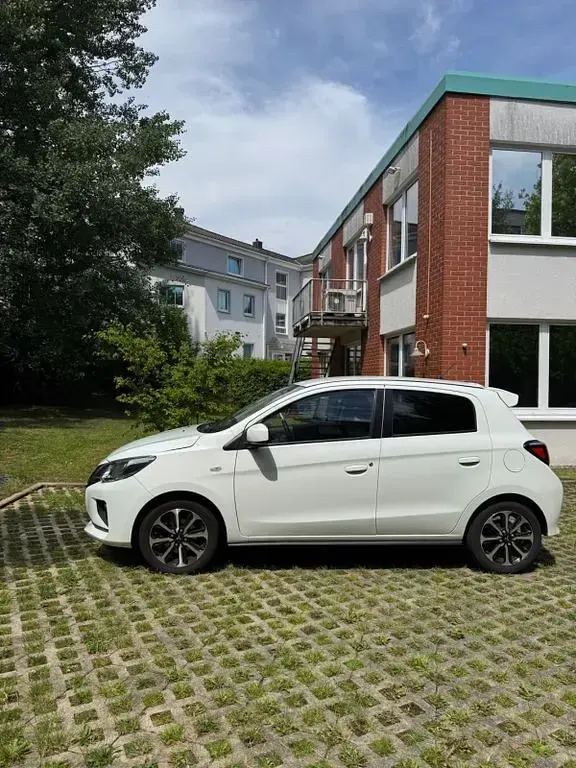 Gebraucht Mitsubishi Space Star Select+ 71 PS (52 kW) 2023 Schwarz Kleinwagen