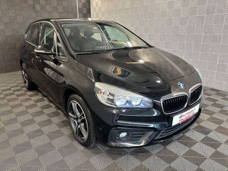 Black sapphire metallic Gebraucht 2018 BMW 218 Advantage Van / Kleinbus | 15.670 € (Fairer Preis) - Bild 1/4